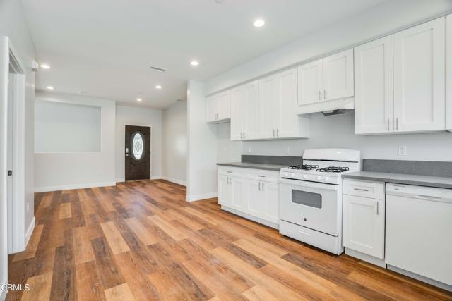 300 E Alhambra Road, Alhambra CA: https://media.crmls.org/mediaz/e287ed8a-4a60-4023-a0af-d122ffa5783c.jpg