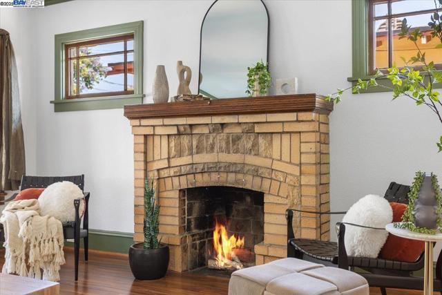 357 Melven Ct, San Leandro CA: https://media.crmls.org/mediaz/e28832a3-647c-48b9-b563-801b472daebb.jpg