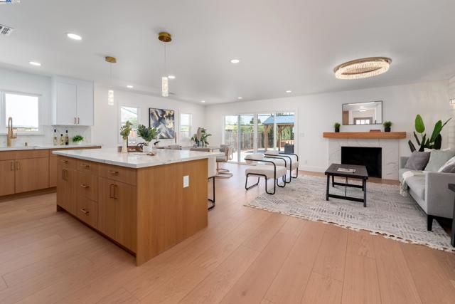 3742 Savannah Rd, Fremont CA: https://media.crmls.org/mediaz/e2883dcd-4acf-49ba-af77-386e7ee14e42.jpg