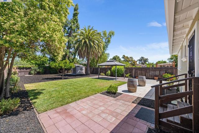 1244 Locust St, Livermore CA: https://media.crmls.org/mediaz/e288dc8c-f34d-4ff4-acda-49fd9cbbc795.jpg