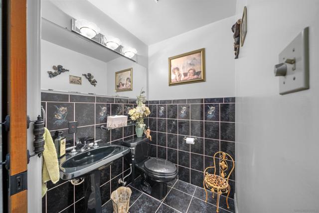 2410 Mount Elena Way, Jamul CA: https://media.crmls.org/mediaz/e28991a1-83ba-4341-a29d-ad178a1ba73c.jpg