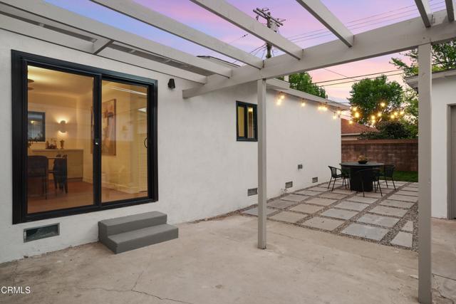 Detail Gallery Image 15 of 37 For 2801 Ceilhunt Ave, Los Angeles,  CA 90064 - 4 Beds | 2 Baths