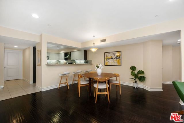 1353 N Fuller Avenue, Los Angeles CA: https://media.crmls.org/mediaz/e289e7e2-8b59-48be-bf98-18039466f915.jpg