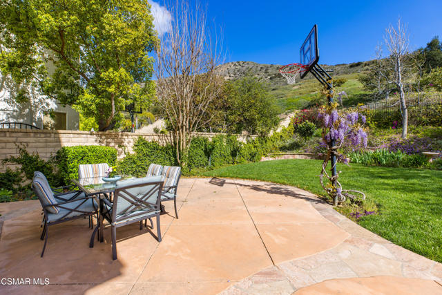 6285 Deerhill Road, Oak Park CA: https://media.crmls.org/mediaz/e289f208-f65a-4f2f-9435-a021e4cd53dc.jpg