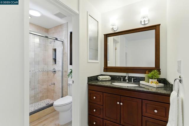 193 Montecito, Oakland CA: https://media.crmls.org/mediaz/e28a211a-42f8-49d1-85e6-a5c6adf166c9.jpg