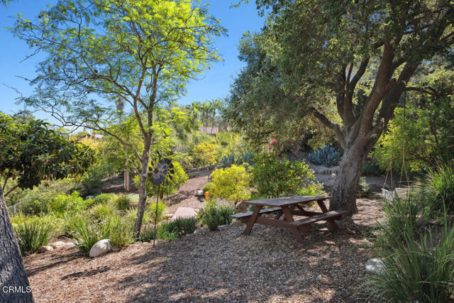 354 Larch Crest Court, Newbury Park CA: https://media.crmls.org/mediaz/e28ceaa0-b48f-4a78-9826-04ee6ed26fc4.jpg