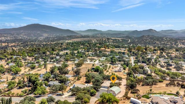 2461 Denova Drive, Alpine CA: https://media.crmls.org/mediaz/e28cebc7-3b78-4608-8de0-00c80323c492.jpg