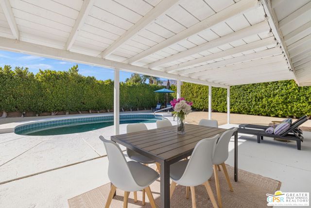 1489 E Francis Drive, Palm Springs CA: https://media.crmls.org/mediaz/e28cfa23-52b9-4ec9-ad1e-64552b37176e.jpg
