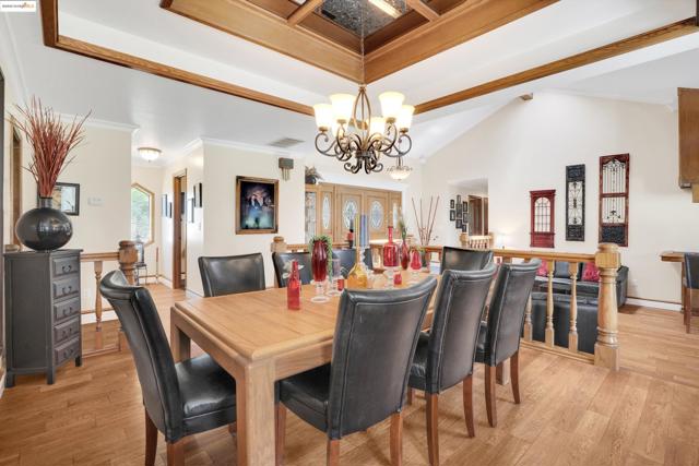 2960 Almondwood Pl, Oakley CA: https://media.crmls.org/mediaz/e28cfdc9-fa6f-49b1-b73d-72b49ab7763b.jpg