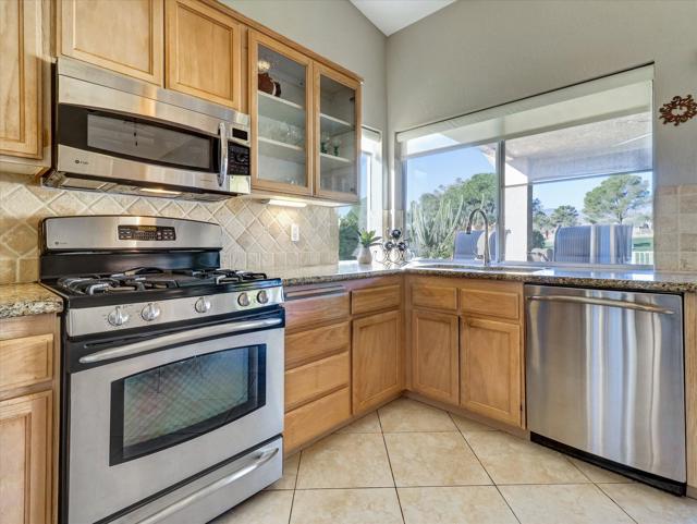 8567 Clubhouse Boulevard, Desert Hot Springs CA: https://media.crmls.org/mediaz/e28d5361-0dd1-46d5-8e67-81a7abe376f5.jpg