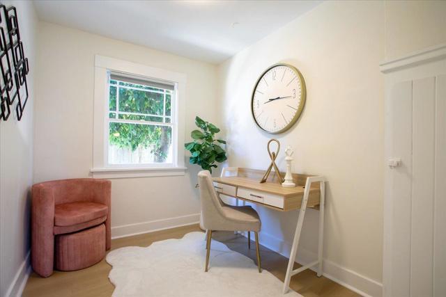 524 8th Avenue, Menlo Park CA: https://media.crmls.org/mediaz/e28d6d93-05f1-4163-b6a0-d2a8724bdac5.jpg