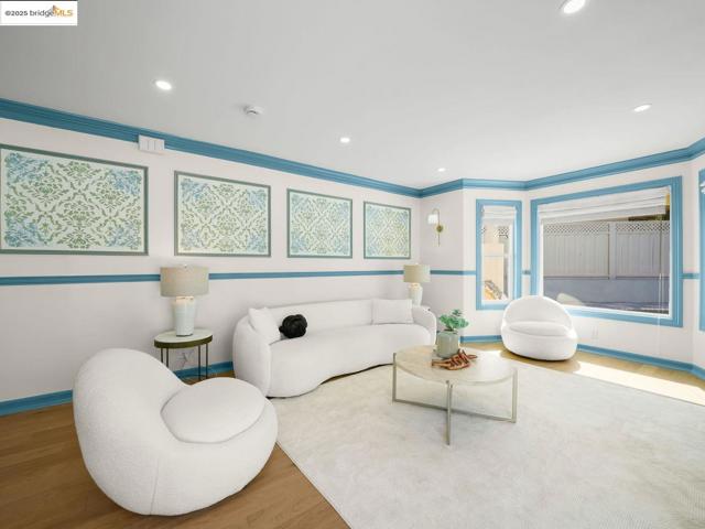 Image 11 of 48 For 8 Skander Ct