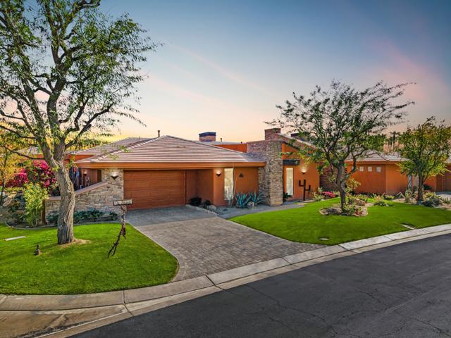 50240 Via Amante, La Quinta CA: https://media.crmls.org/mediaz/e28ea874-fd5e-43a4-a9cd-c1937ee2254e.jpg