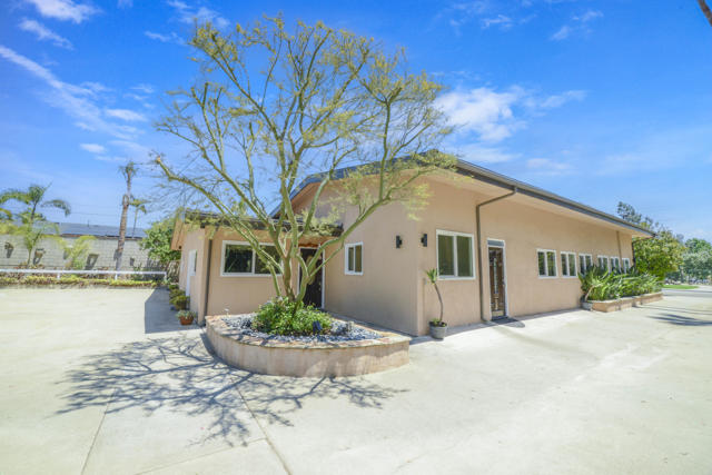 5905 Old Wheeler Road, La Verne CA: https://media.crmls.org/mediaz/e28ec013-145f-4e39-825b-bd33080be14f.jpg