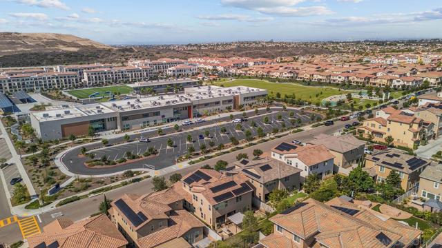 1797 Santa Christina Ave, Chula Vista CA: https://media.crmls.org/mediaz/e28ec344-b3c9-47bb-830b-c0a094df26e8.jpg