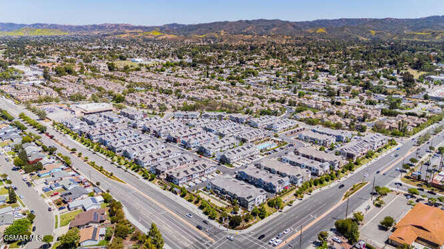 110 Red Brick Drive, Simi Valley CA: https://media.crmls.org/mediaz/e28f961e-d320-4b7e-9433-912e2cf355ed.jpg
