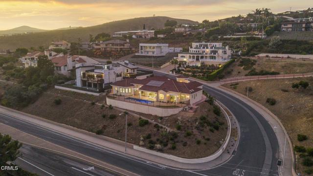 6174 Cobblestone Drive, Ventura CA: https://media.crmls.org/mediaz/e28fcf03-8534-4a6f-a8f7-0a7c0abd0e7d.jpg