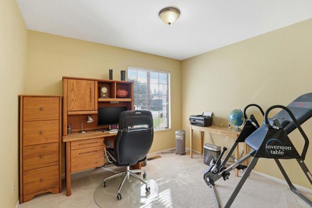 1650 Sausalito Drive, Hollister CA: https://media.crmls.org/mediaz/e290003a-3f50-4d4e-a1ba-52cb9b53f28f.jpg