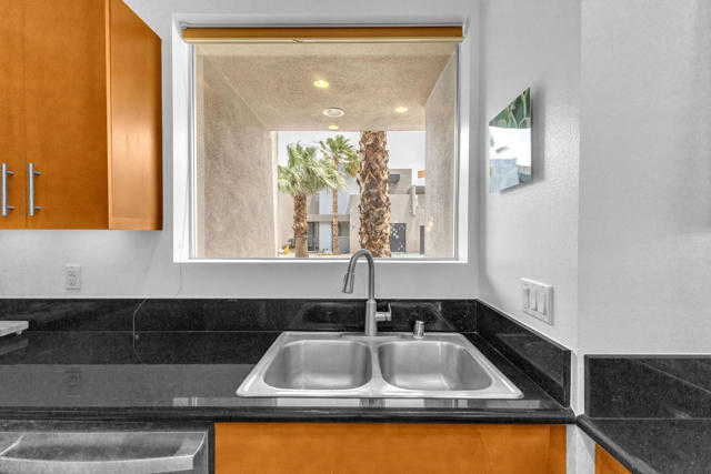 3563 Penny Lane, Palm Springs CA: https://media.crmls.org/mediaz/e2908f27-c325-434c-ad68-e6828f646439.jpg