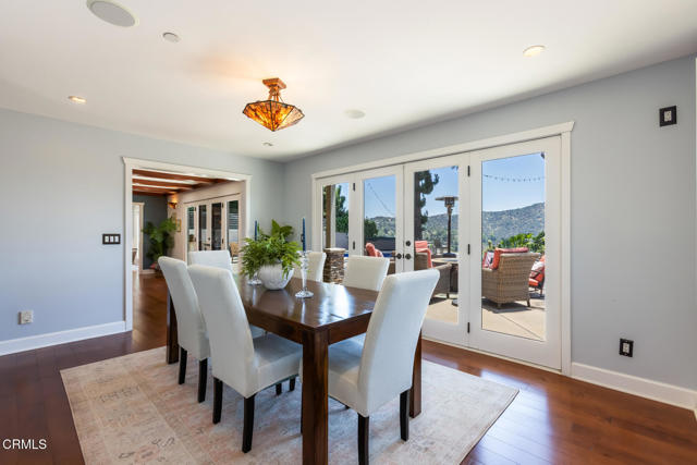 3626 Saint Elizabeth Road, Glendale CA: https://media.crmls.org/mediaz/e290bc49-ce55-4f2b-95a9-c3ce6dcae847.jpg