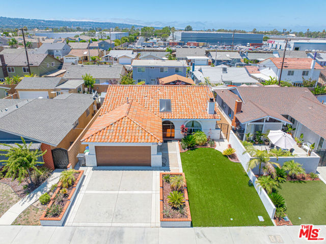 24613 Neptune Avenue, Carson CA: https://media.crmls.org/mediaz/e2915d44-3ebb-486a-b15e-19cca2c2f47a.jpg