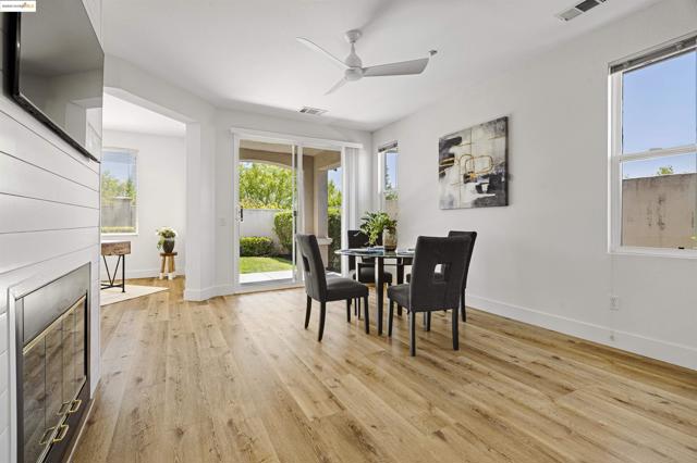 1040 Bismarck Terr, Brentwood CA: https://media.crmls.org/mediaz/e291b733-78f8-401f-ae33-4b4f5c772906.jpg