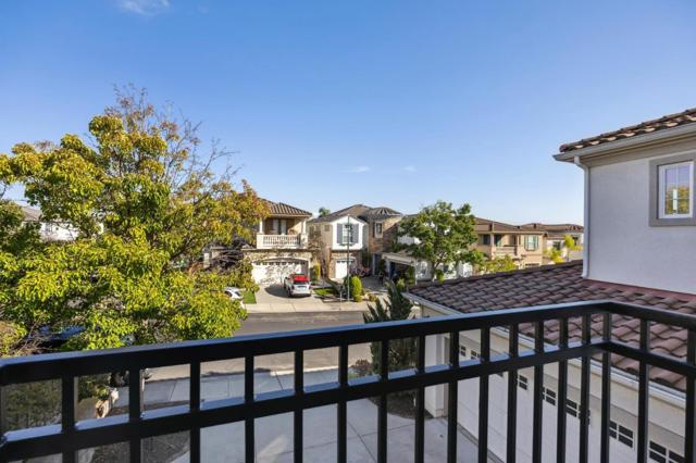 4986 Grayhawk Court, Dublin CA: https://media.crmls.org/mediaz/e291ba8e-0014-47df-a76d-918758331069.jpg