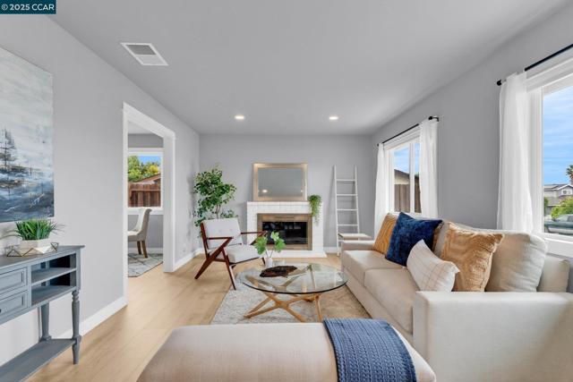 206 Princeton Ave, Vallejo CA: https://media.crmls.org/mediaz/e291e6b0-9eef-4fe2-ba91-77872c1648a2.jpg