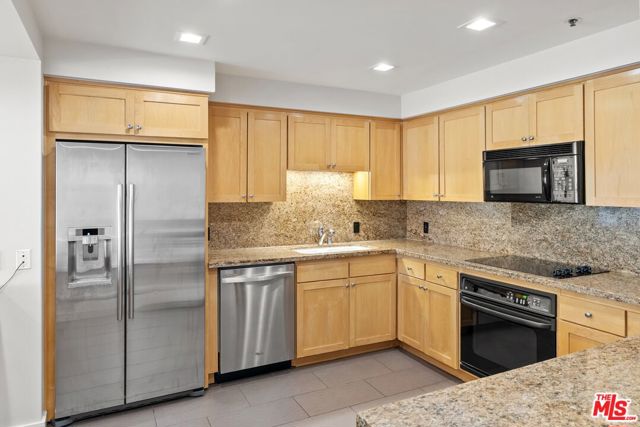 10445 Wilshire Boulevard, 406 photo 18