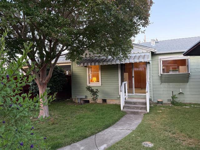 20575 Forest Avenue, Castro Valley CA: https://media.crmls.org/mediaz/e292275e-0656-4742-bc75-d3a6bc2d4bd2.jpg