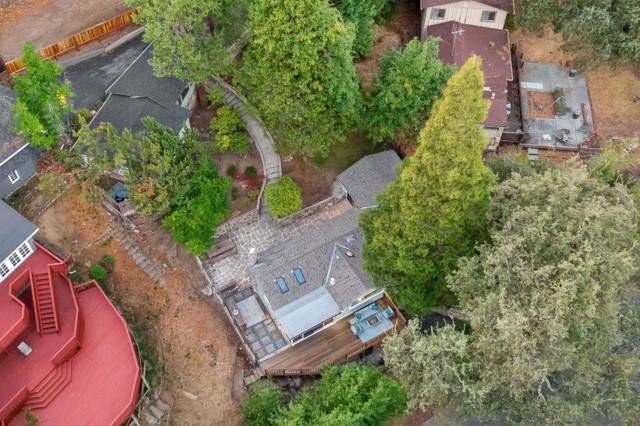 1019 Los Trancos Road, Portola Valley CA: https://media.crmls.org/mediaz/e292e8e7-56bc-4f05-877a-e7c9dec95c0c.jpg