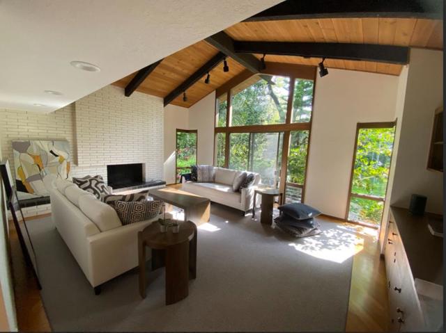 110 Glenwood Avenue, Atherton CA: https://media.crmls.org/mediaz/e2932c33-a126-4952-a170-b67e879e23ab.jpg