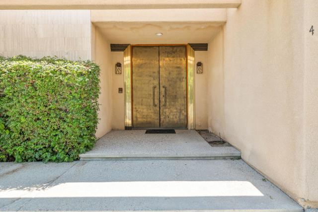 46220 Manitou Drive, Indian Wells CA: https://media.crmls.org/mediaz/e293f53b-5d50-4421-ab89-f607562f8ffc.jpg