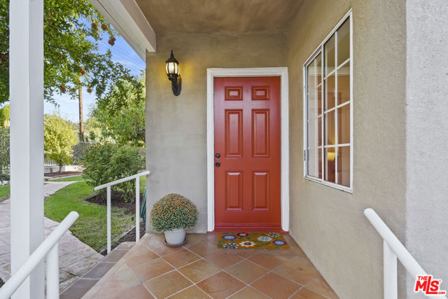 10129 Plainview Avenue photo 5