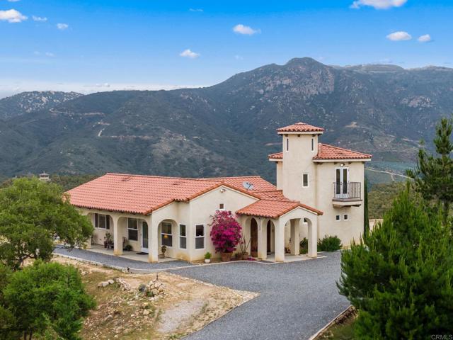 2389 Eric Road, Fallbrook CA: https://media.crmls.org/mediaz/e2955388-bcec-4f08-a028-9aef9530cf74.jpg