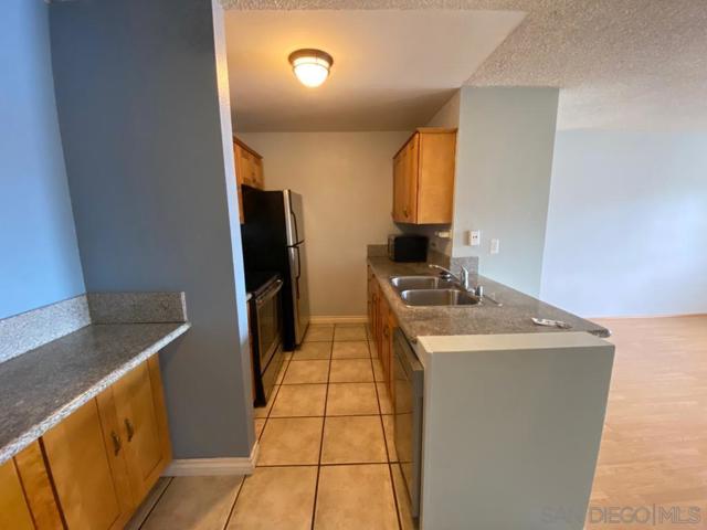 6670 University Ave, San Diego CA: https://media.crmls.org/mediaz/e29581ae-d988-48eb-b13d-935dcecc1e42.jpg