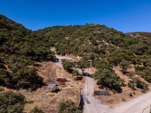 71418 Jolon Road, Bradley CA: https://media.crmls.org/mediaz/e295d1a0-15a6-42e8-aa8d-a35156bffd93.jpg