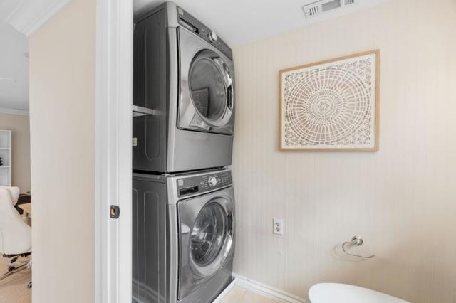 1709 Peartree Lane, Mountain View CA: https://media.crmls.org/mediaz/e296c23c-37f3-4470-a653-172e4c615fae.jpg