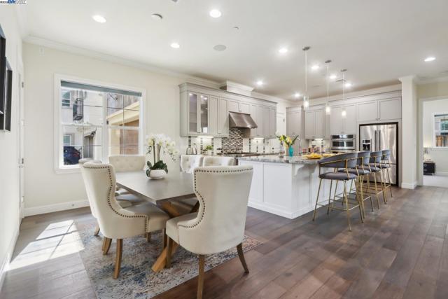 3454 Cinnamon Ridge Rd, San Ramon CA: https://media.crmls.org/mediaz/e2973ebc-8128-42d8-ac0f-dd0e074a2afa.jpg