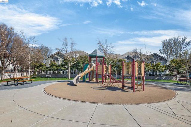 86 S Cortadillo St, Mountain House CA: https://media.crmls.org/mediaz/e2978a18-cf0f-4b0d-91cd-853c1da9fb05.jpg
