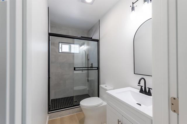 1276 64Th Ave, Oakland CA: https://media.crmls.org/mediaz/e297d0db-17a5-4a78-bd64-df913efba5ec.jpg