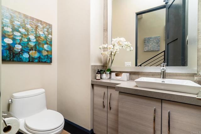Image 17 of 43 For 907 S Tremont Street