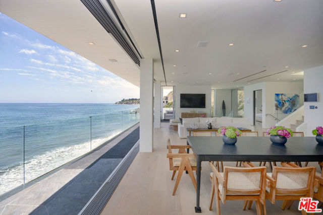 26122 Pacific Coast Highway, Malibu CA: https://media.crmls.org/mediaz/e2983f88-93f5-40ec-a1b4-d0a6340af69e.jpg