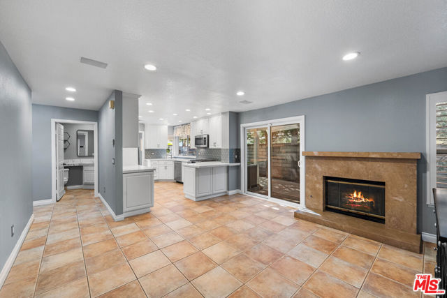 26065 Bellis Drive, Valencia CA: https://media.crmls.org/mediaz/e298bec2-9238-4f1c-95f5-239ef4c4f17e.jpg