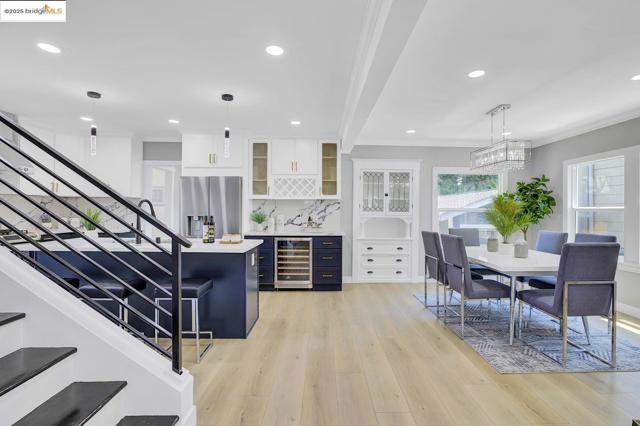 812 Foothill Blvd, Oakland CA: https://media.crmls.org/mediaz/e298fa1d-4c49-48e6-94bb-cc862d71e14b.jpg