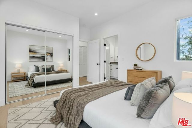 4308 Victoria Park Drive, Los Angeles CA: https://media.crmls.org/mediaz/e29928a4-8692-434b-a854-752deda290c6.jpg