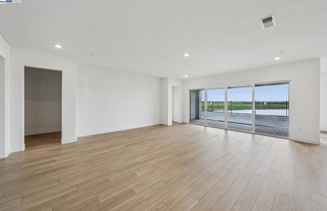 17685 Brightwood Avenue, Lathrop CA: https://media.crmls.org/mediaz/e299a27e-aacc-4c5f-a8b6-fe87ff1c5459.jpg