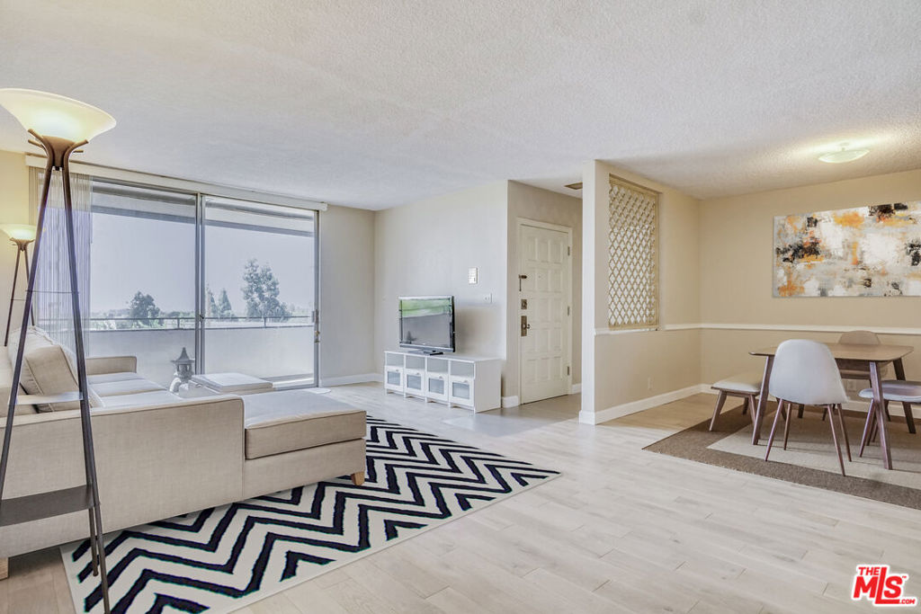 10725 Ohio Avenue #Ph5