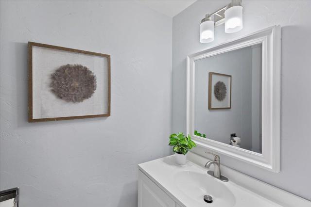 16280 Oak Canyon Drive, Morgan Hill CA: https://media.crmls.org/mediaz/e29a78db-6169-459a-9c15-a168778a2e00.jpg