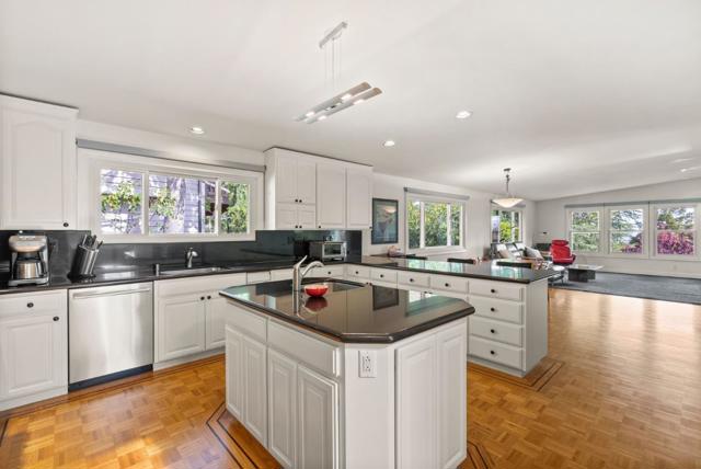 3920 Lakemead Way, Redwood City CA: https://media.crmls.org/mediaz/e29a8302-bf84-4677-8788-d814e99dede8.jpg